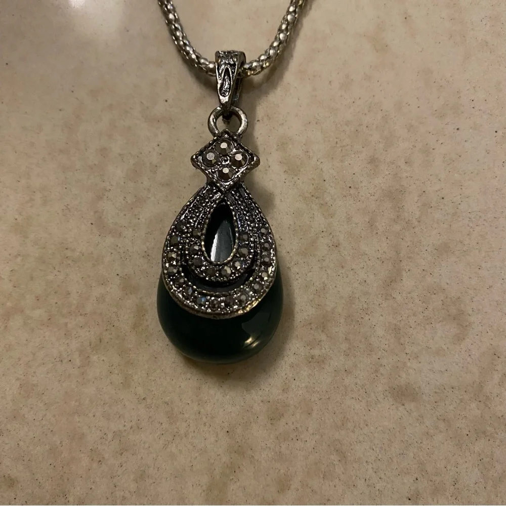 Vintage black stone pendant silver chain with rhinestones. Oxidised look. - Picture 3 of 3